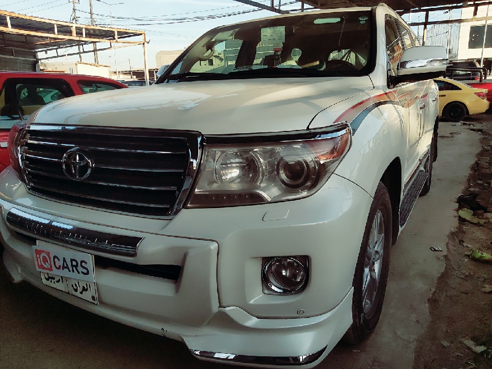 تۆیۆتا لاند کروزەر